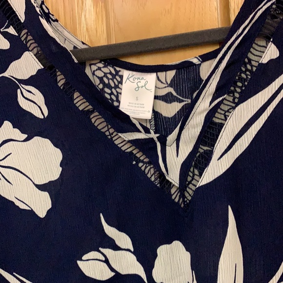 Women’s Cover Up size Small - Picture 2 of 2